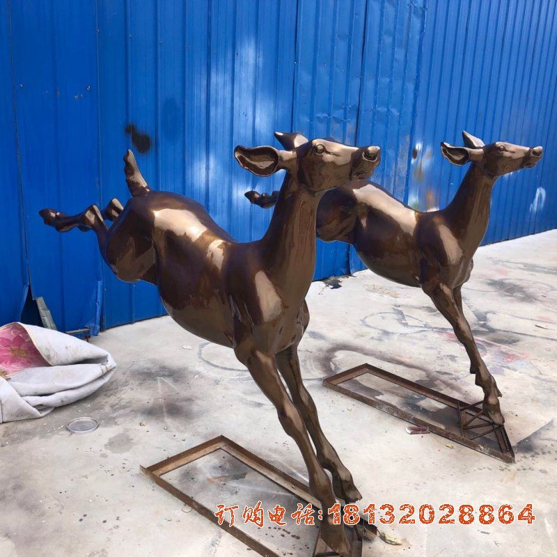 铸铜跳跃鹿雕塑